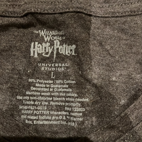 Wizarding World authentic tshirt from Universal Studios. - Picture 2 of 2